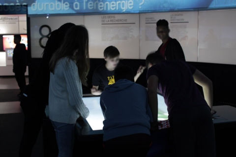 Visite des expositions permanentes sur le son et la lumière à la Cité des sciences © Edouard Sufrin